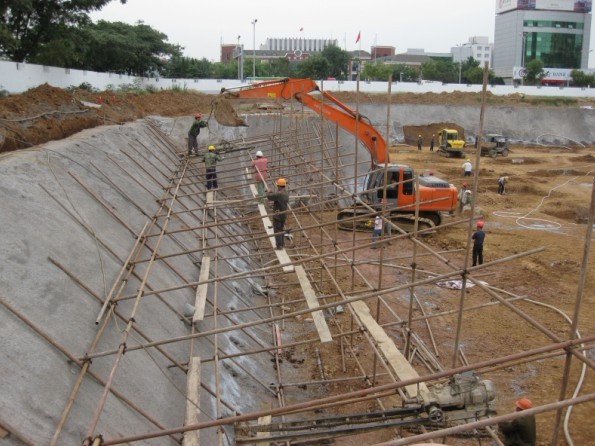 江宁开发区旗林广场深基坑护坡工程